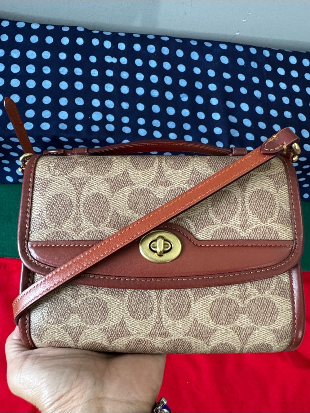 Super cute !!❤️Coach 🤎Tan Signature Canvas Crossbody with Brown Leather Trim